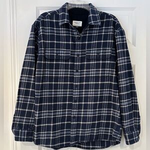 American Eagle Men’s Heavyweight Flannel in Navy Plaid - Size M